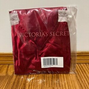 Victoria’s Secret slip on chemise, sz M
